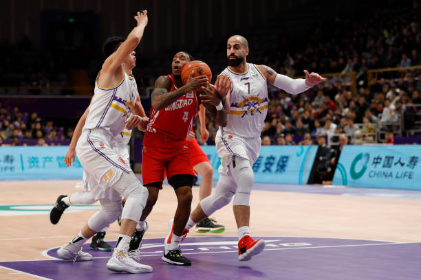 篮球规则与技巧:常见错误及纠正方法