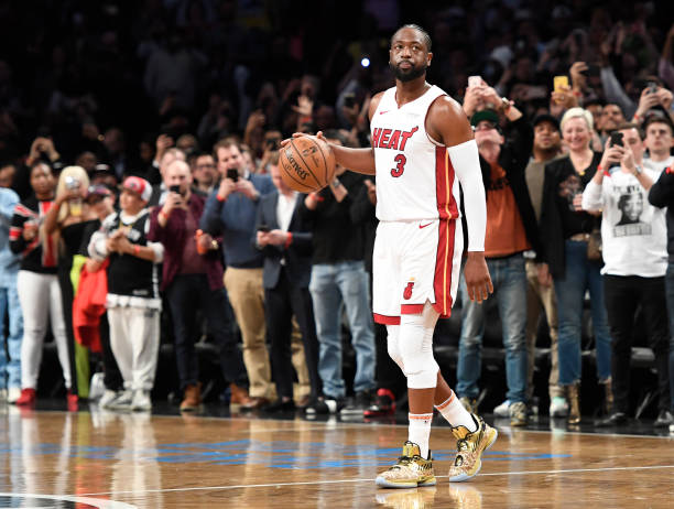 张伯伦的外貌如何影响他的政治形象？