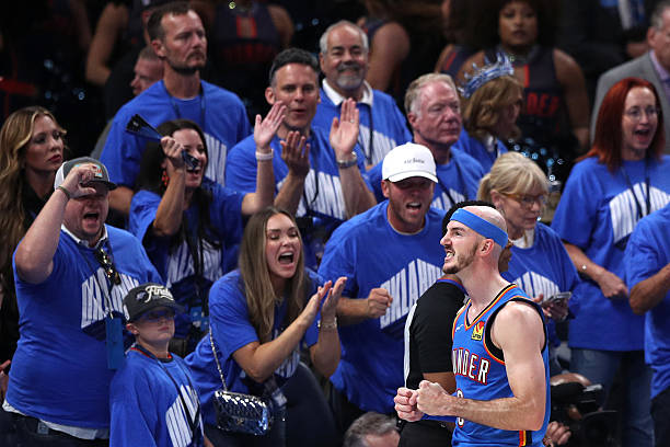 篮球比赛中控卫的站位与移动路线分析