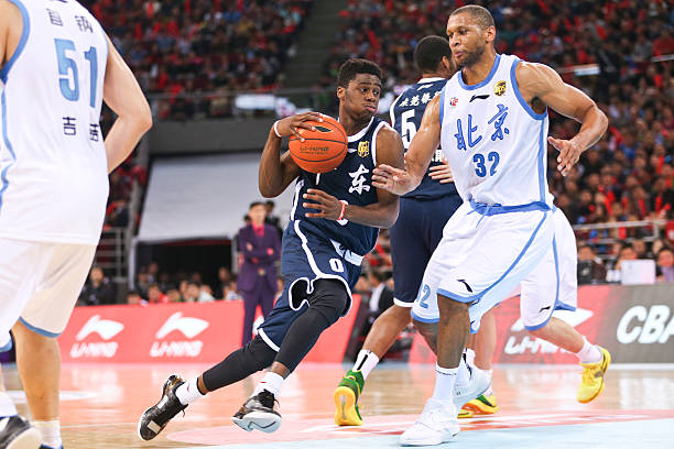 赵睿与姚明同框，篮球梦想的延续