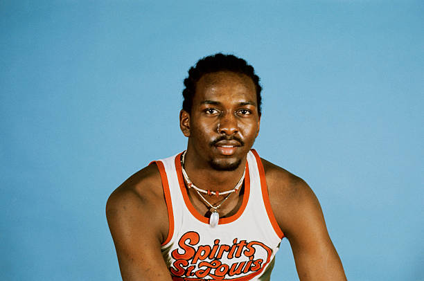 篮球场尺寸全解析:从NBA到FIBA的标准差异