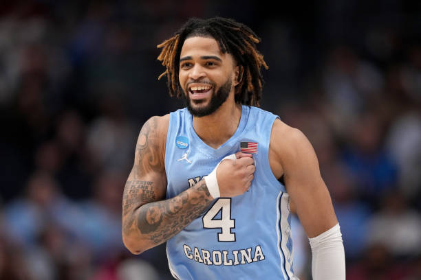 哈登伤情视频引发关注，专家分析可能影响赛季