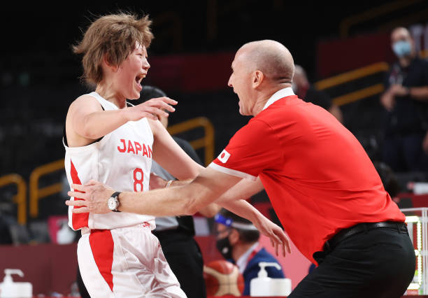 球探旧版篮球比分与现代版本的对比分析