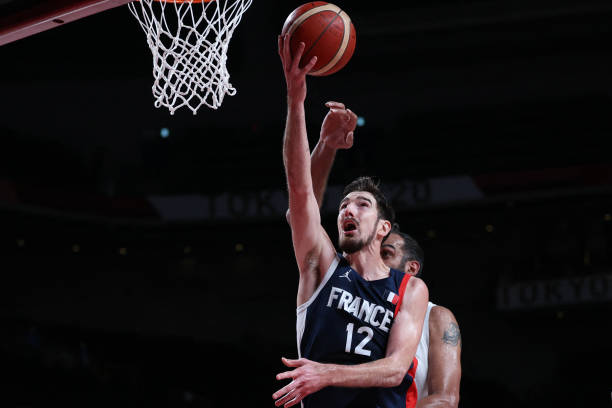 拉里伯德的身体优势：身高、臂展和体重的科学分析