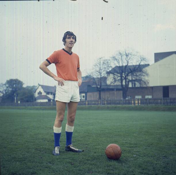 欧冠比赛多久举办一届？常规比赛日是周几？