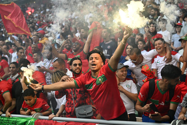 建造足球场的分阶段月费用估算