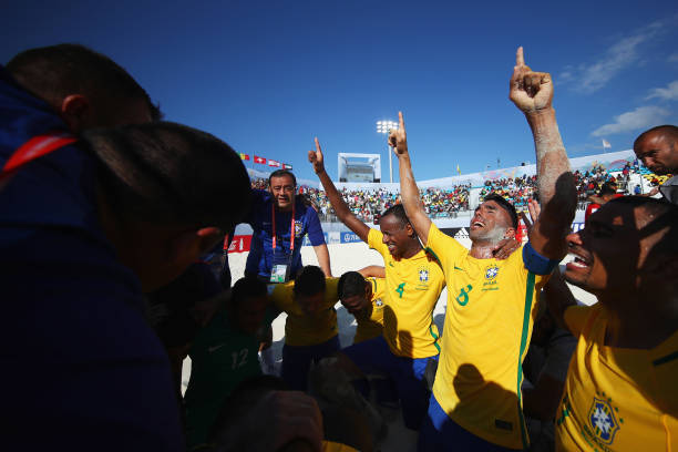 波尔图欧冠奇迹：2004年黑马夺冠全纪实