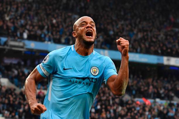 美国足球联赛直播解说天团:谁是最受欢迎的评论员?