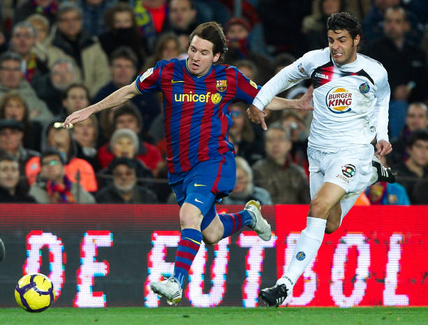 商业价值与年薪挂钩?梅西和C罗的薪资差异揭秘