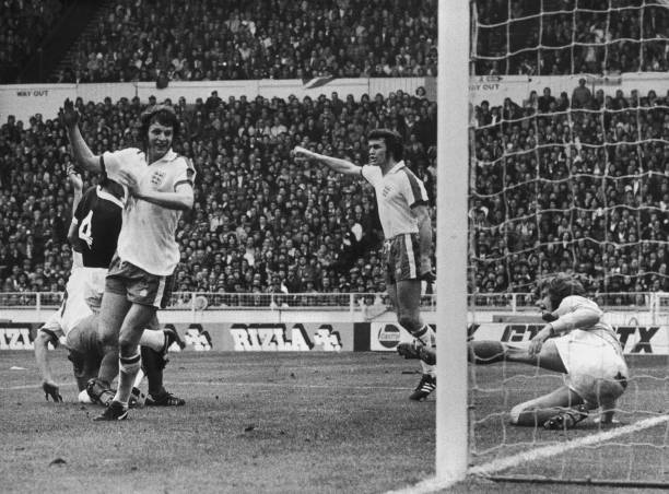 看懂任意球:直接射门与间接射门的规则差异