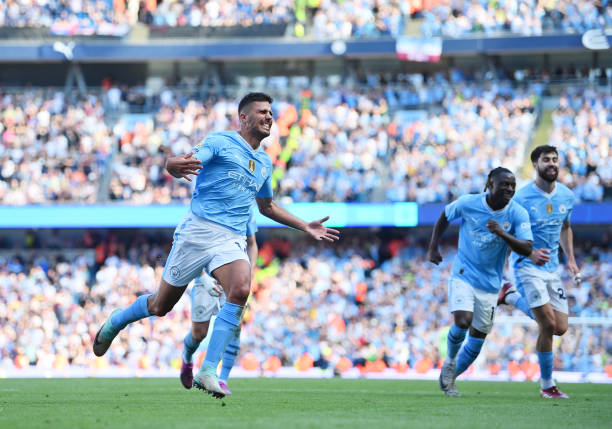 对比足球与手球:掷界外球规则的异同点