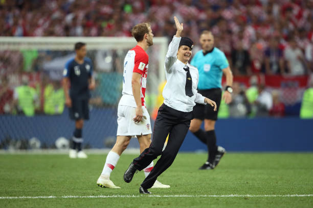 范巴斯滕：足坛不朽的传奇，球员心中的永恒偶像