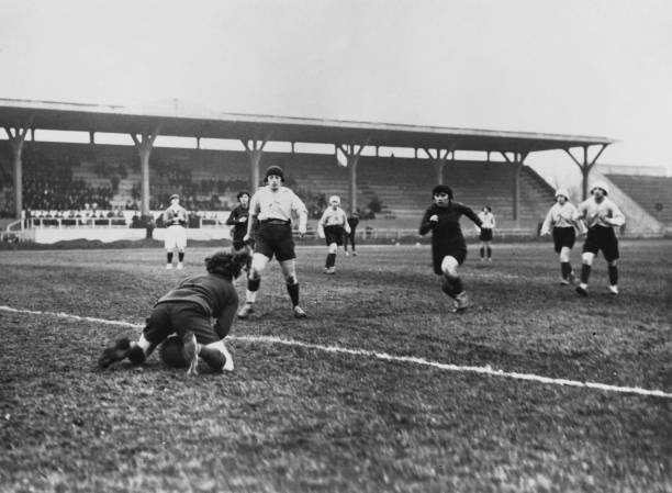 （怀旧、人文视角，吸引球迷情感共鸣）