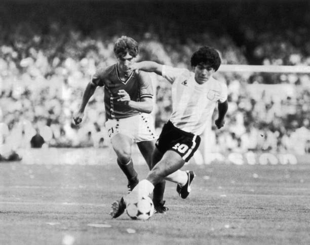 德甲最新战况:拜仁强势领跑,多特紧追不舍