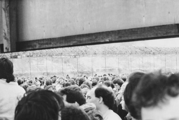 球迷文化大不同:德甲与英超球场的观赛体验对比