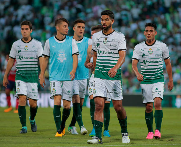 皇马欧冠决赛战术解析:如何击败对手登顶