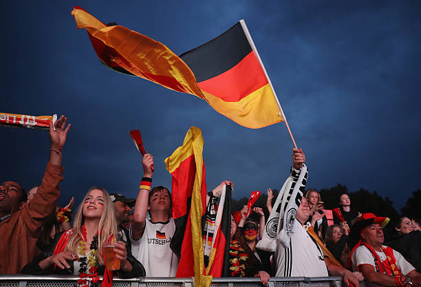 欧冠名单揭晓:葡萄牙新老结合,年轻球员迎证明机会