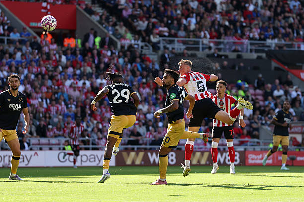 疫情下的足球坚守：2020中超赛区特殊赛季纪录片