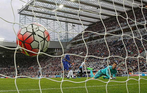 从上次夺冠到新王登基:AC米兰的冠军等待与回归