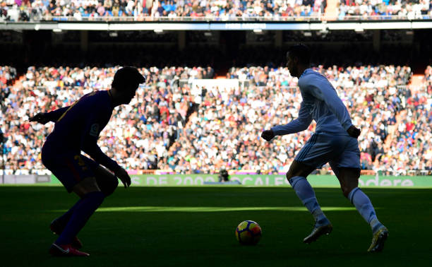 避免争议:论裁判员判罚间接任意球时手势清晰度的重要性