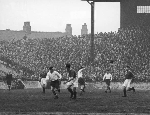 C罗金球奖获奖年份全览：从曼联到皇马的巅峰时刻