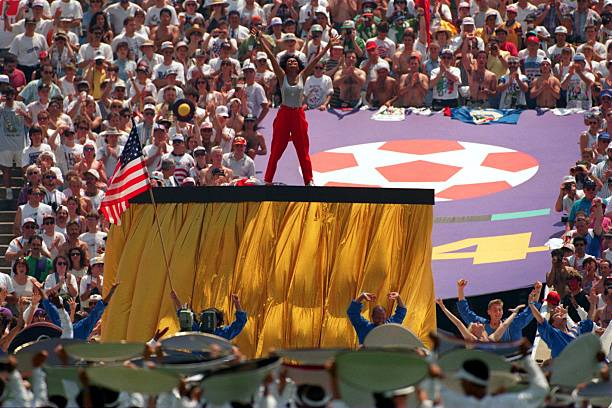 全球搜索热度对比:C罗和梅西谁更受网民关注?