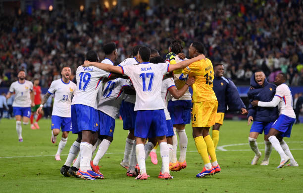 0203年欧冠回顾:AC米兰与尤文图斯的巅峰对决