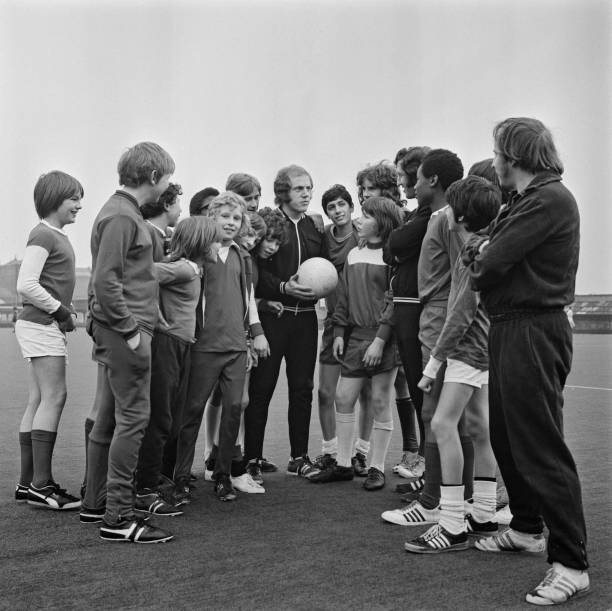 重庆足球周末狂欢：今日多级别赛事同步开战