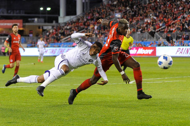 金鑫足球训练基地的国际化合作：引进先进足球理念