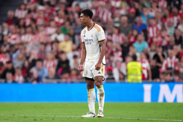 重温经典:范巴斯滕零度角射门为何仍是球迷心中的巅峰?