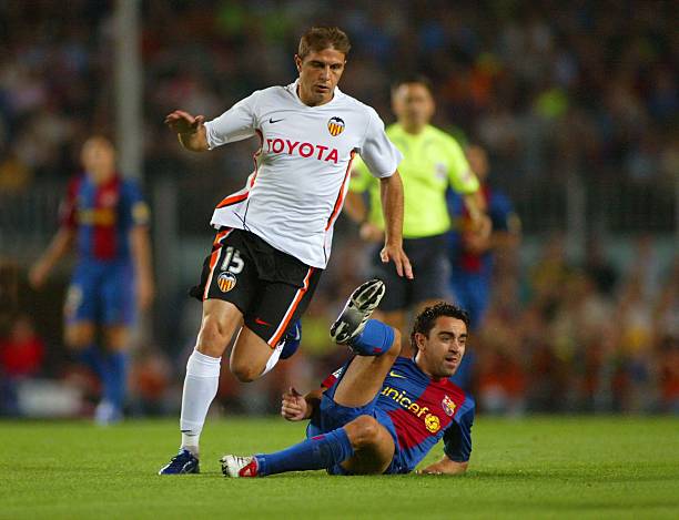 马赛回旋进阶训练:提升控球与变向能力