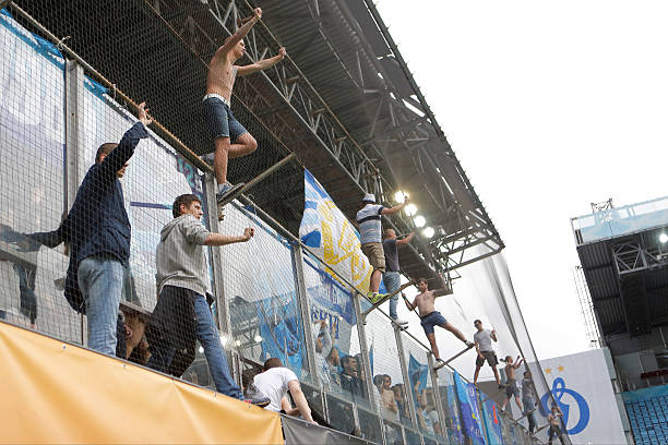 频繁梦见看足球比赛，是潜意识在提醒什么？