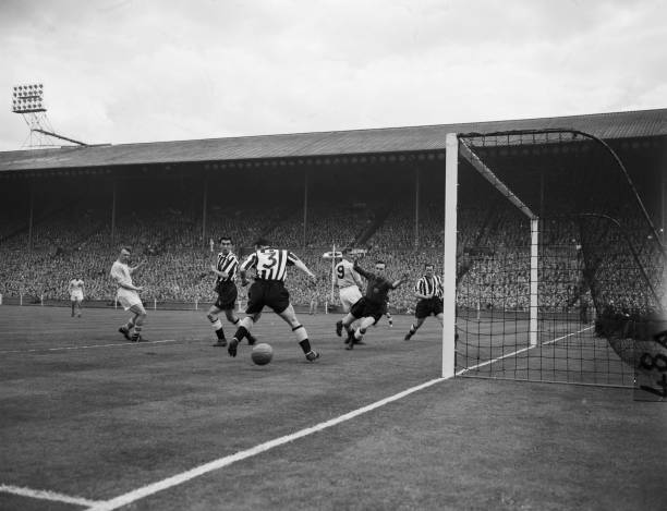 欧冠决赛中文解说哪家强?詹俊解说平台对比推荐