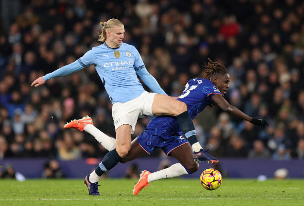 弧旋球发球进阶:如何制造更强的旋转?