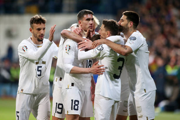 教你如何在FIFA足球世界中卖掉多余球员赚取金币