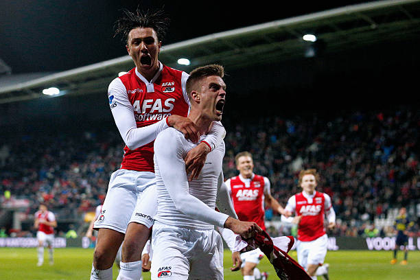 从号码看范巴斯滕的足球哲学：简洁与力量的结合