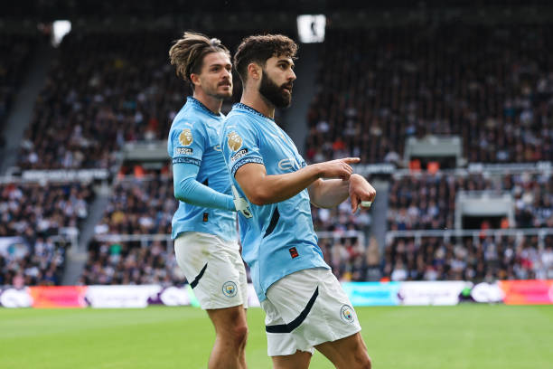 C罗VS梅西年薪对比：谁才是真正的“打工皇帝”？