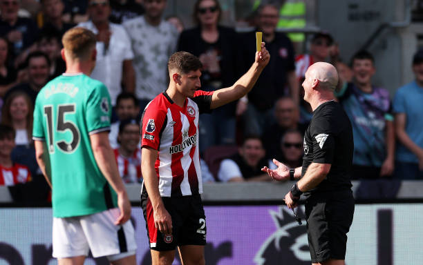 欧冠淘汰赛直播哪里看?爱奇艺、咪咕、央视详细对比