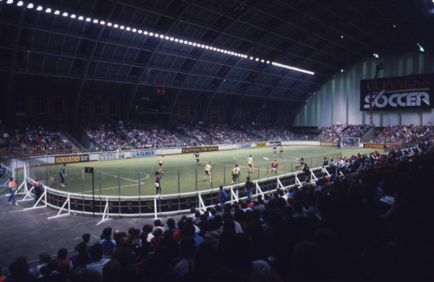 实战中传球射门的时机选择与决策分析