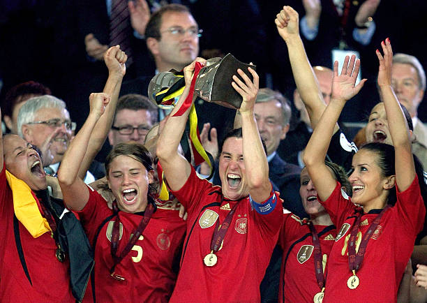 克林斯曼国米生涯回顾：从球衣号码看其蓝黑岁月