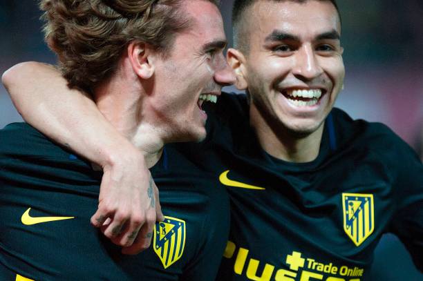 十大经典临空射门:足球史上最令人难忘的进球