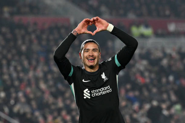 6月10日重庆足球赛：谁能笑到最后？