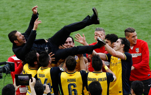 边线球回传守门员:发球规则与常见误区