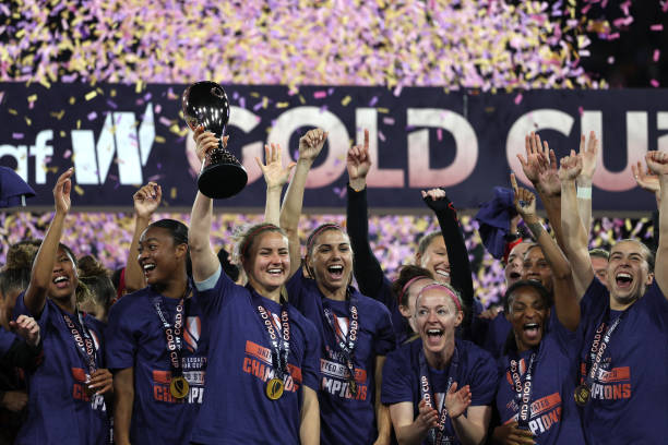 克林斯曼的技术特点：为何他不仅是中锋的代名词？