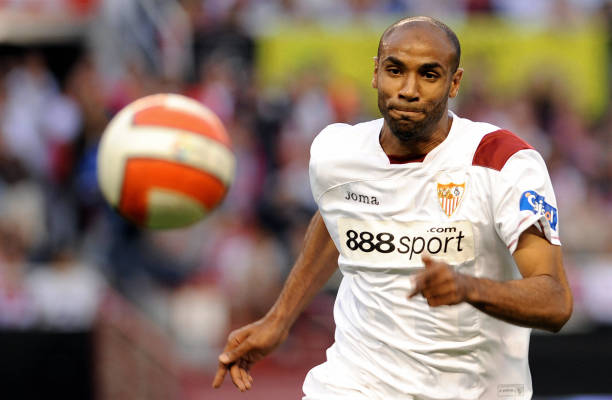 贝克汉姆与维多利亚的早期合影：金童玉女的青春时光