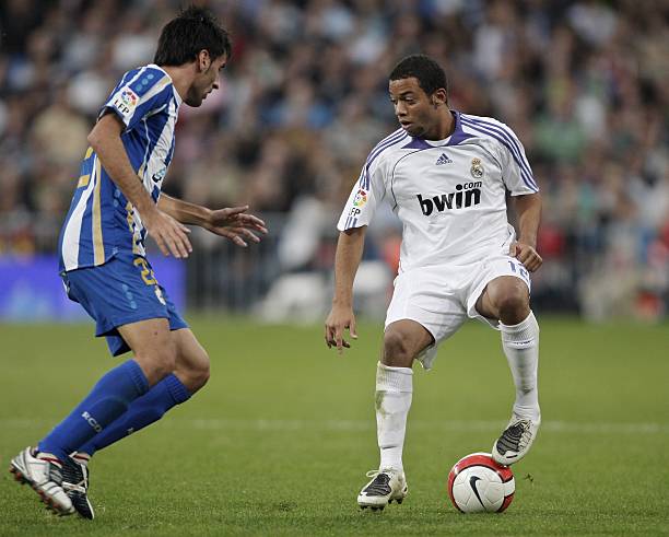 欧联杯和欧冠:历史、声望和参赛球队的差异