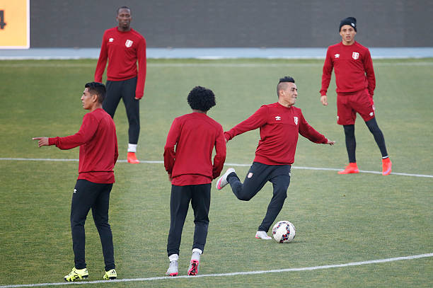 欧冠淘汰赛关键战：谁更有希望晋级下一轮？