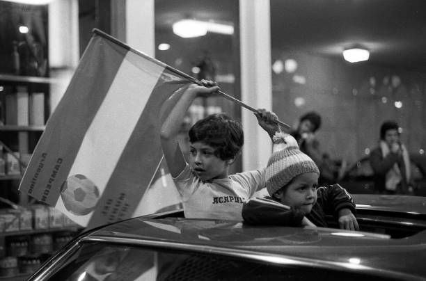 欧冠16强淘汰赛对阵分析:强强对话与潜在冷门