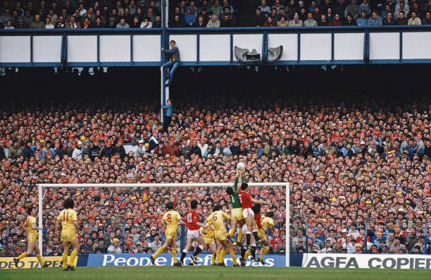 高清收藏版:C罗破门后霸气庆祝照片精选