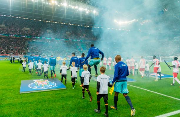 从巅峰到传奇:排名第一的足球队如何炼成